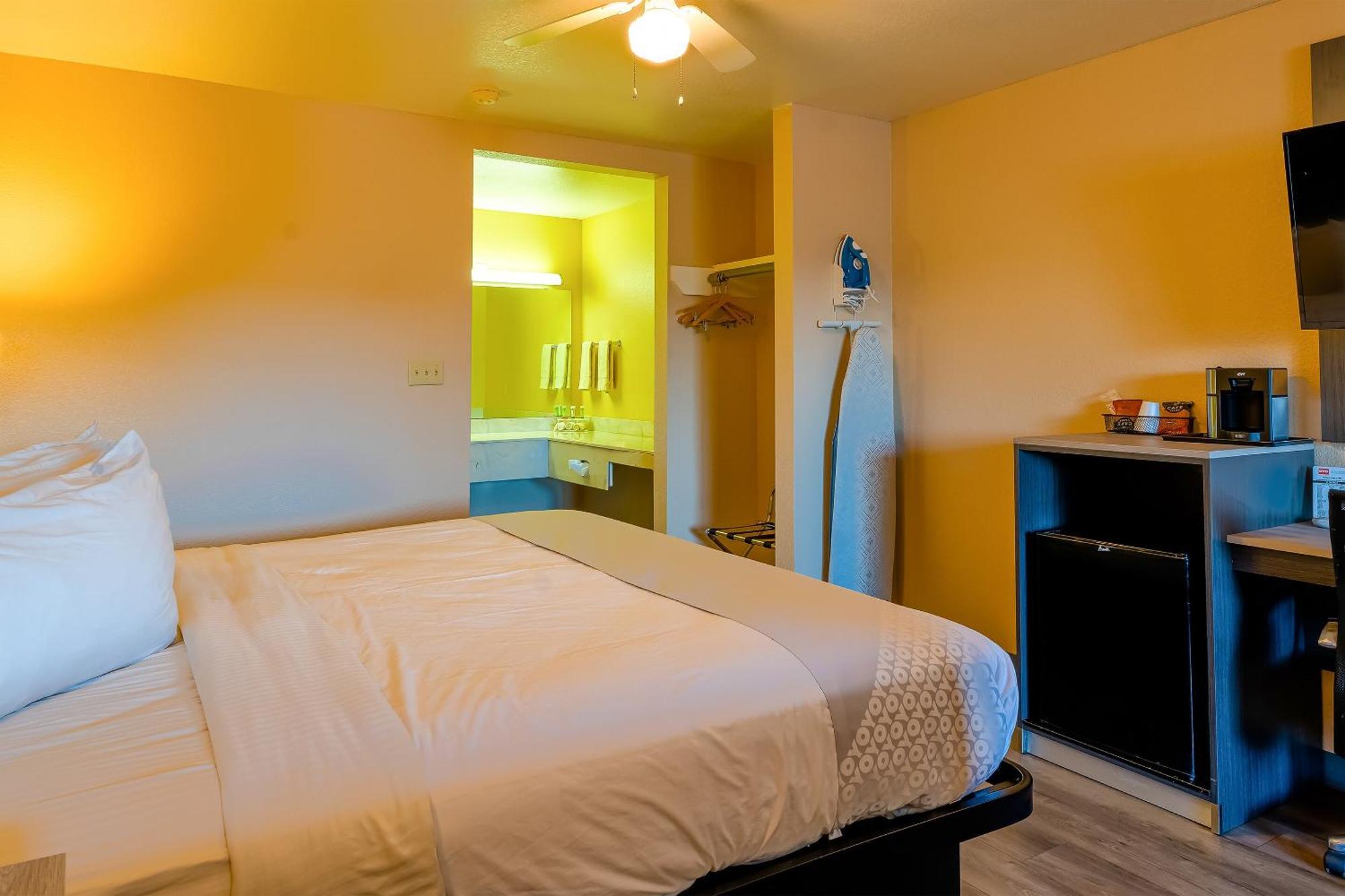 Hotel Oyo West