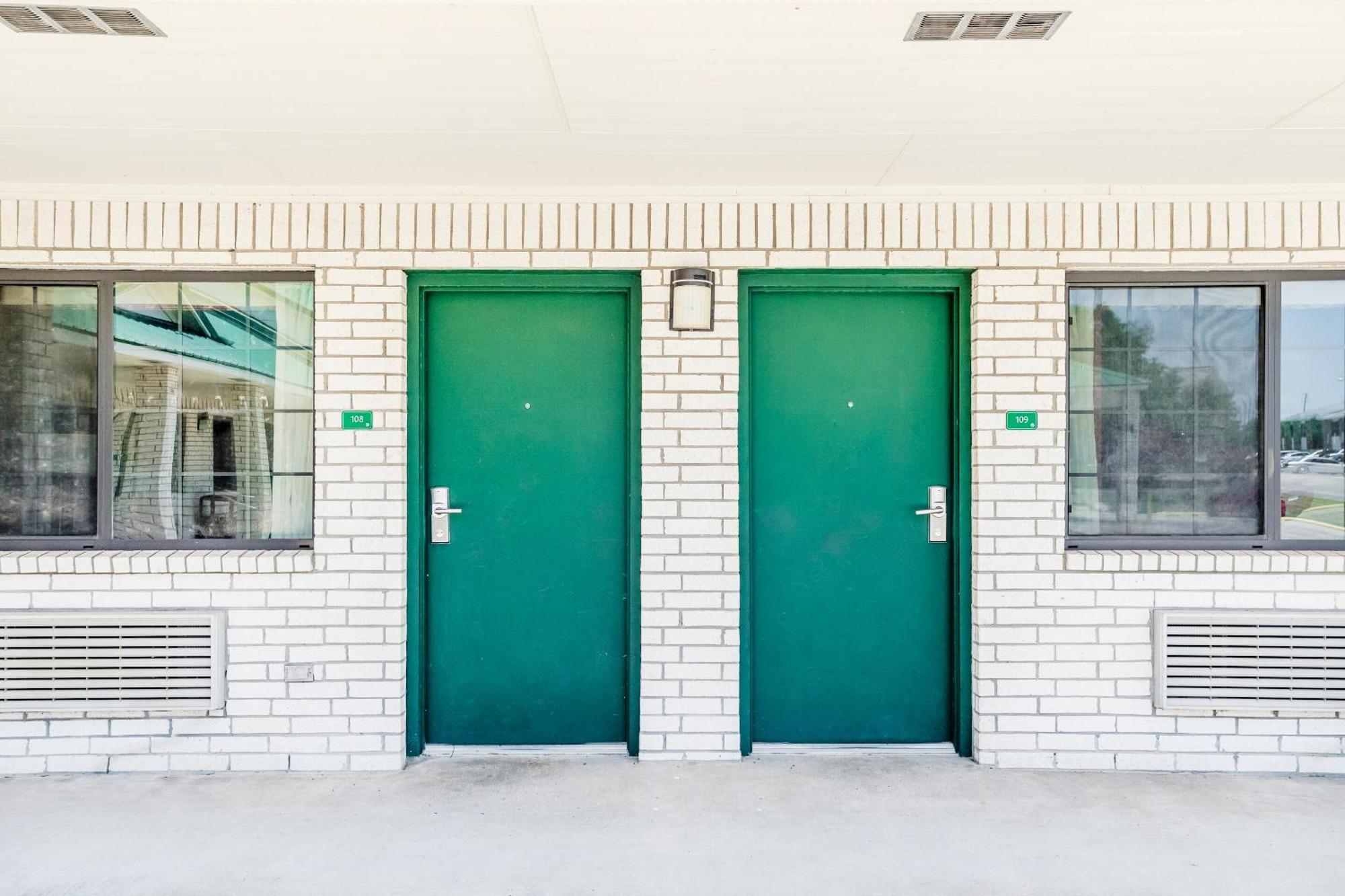 Oyo West 2* Yoakum