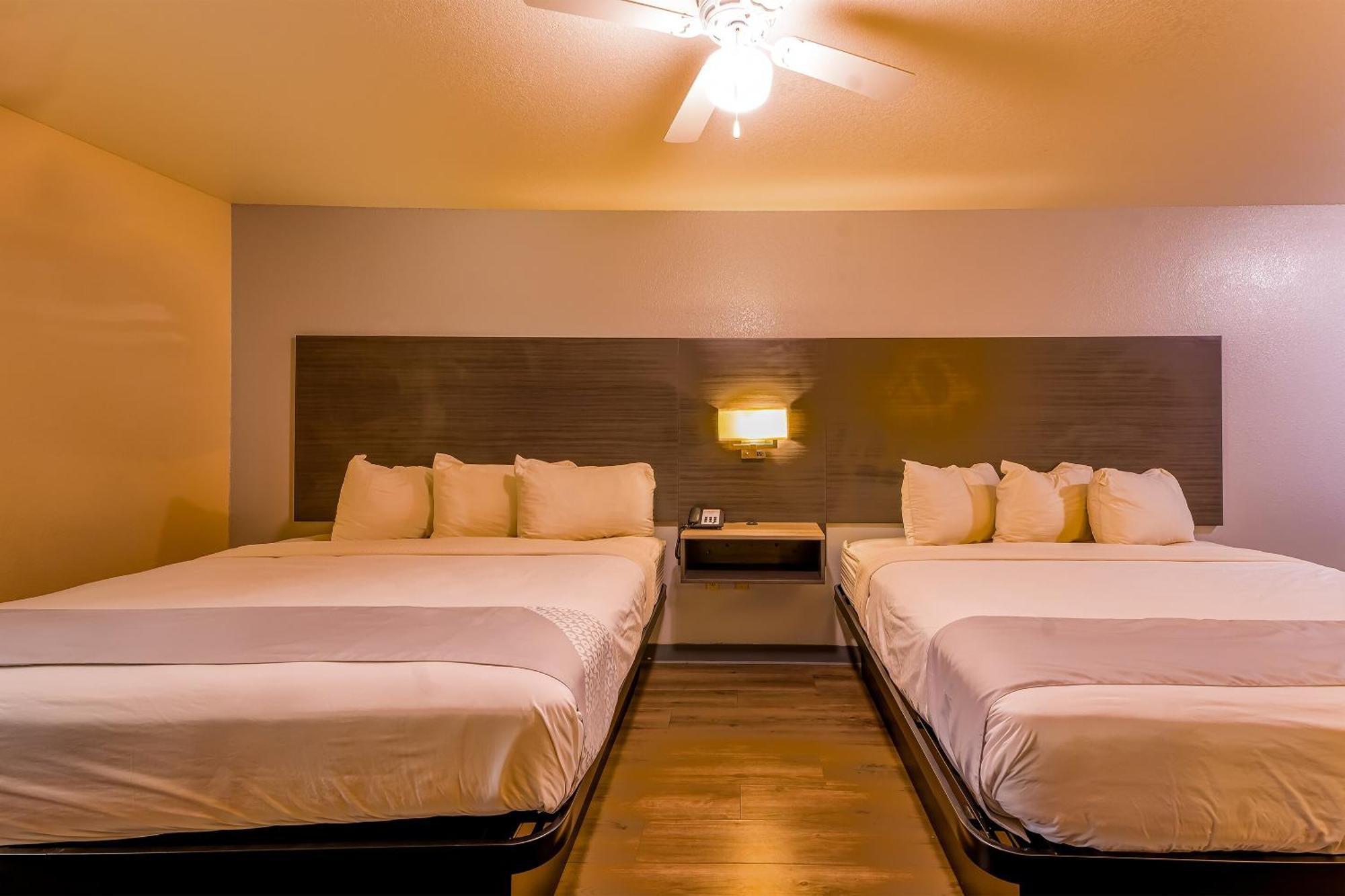 Oyo West Hotel 2*