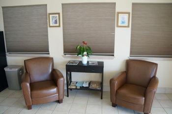 Oyo West Hotel 2*
