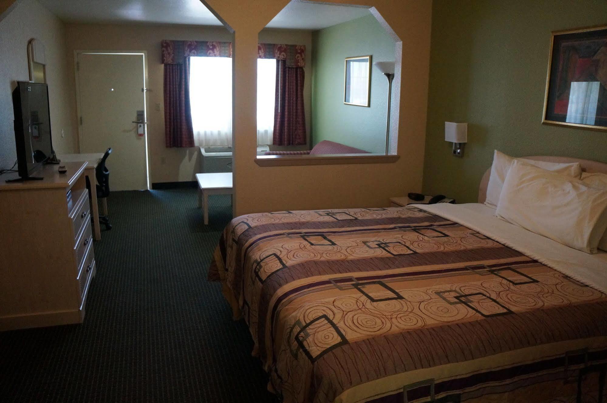 Oyo West Hotel